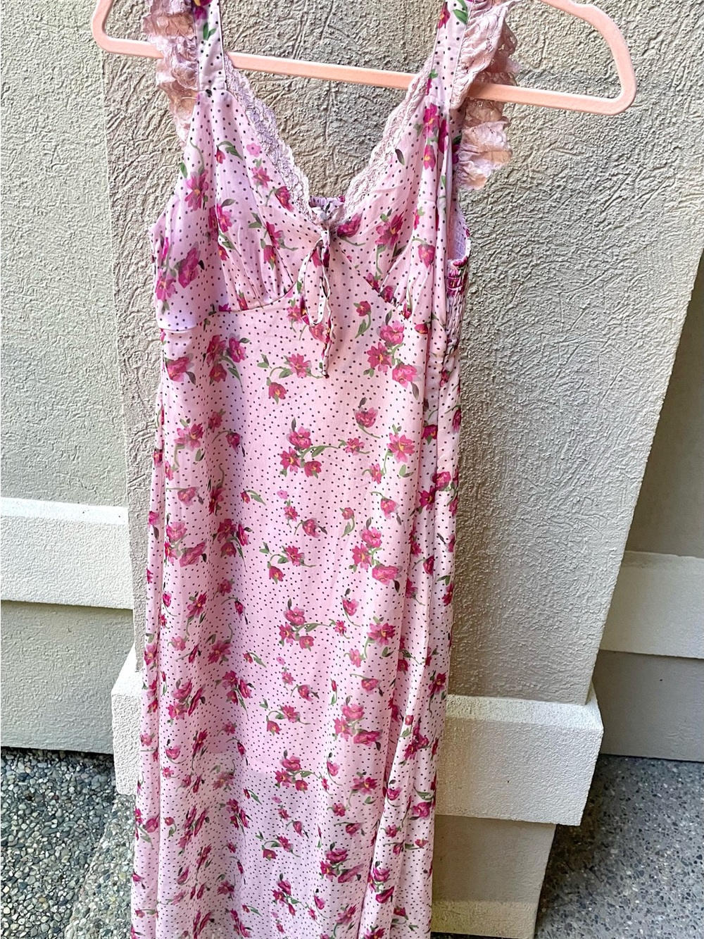 Dizzy Lizzy Pink Floral Midi Dress with Lace Trim never worn, lined